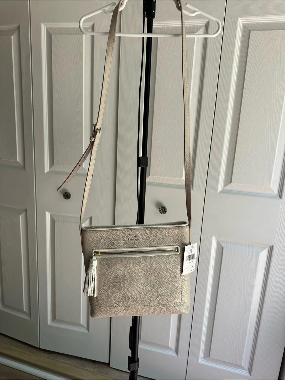New with Tags Kate Spade Leather Crossbody Bag in Light Beige